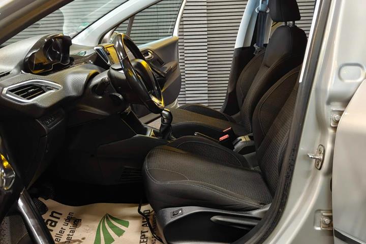 undefined Peugeot 208 fra 2016