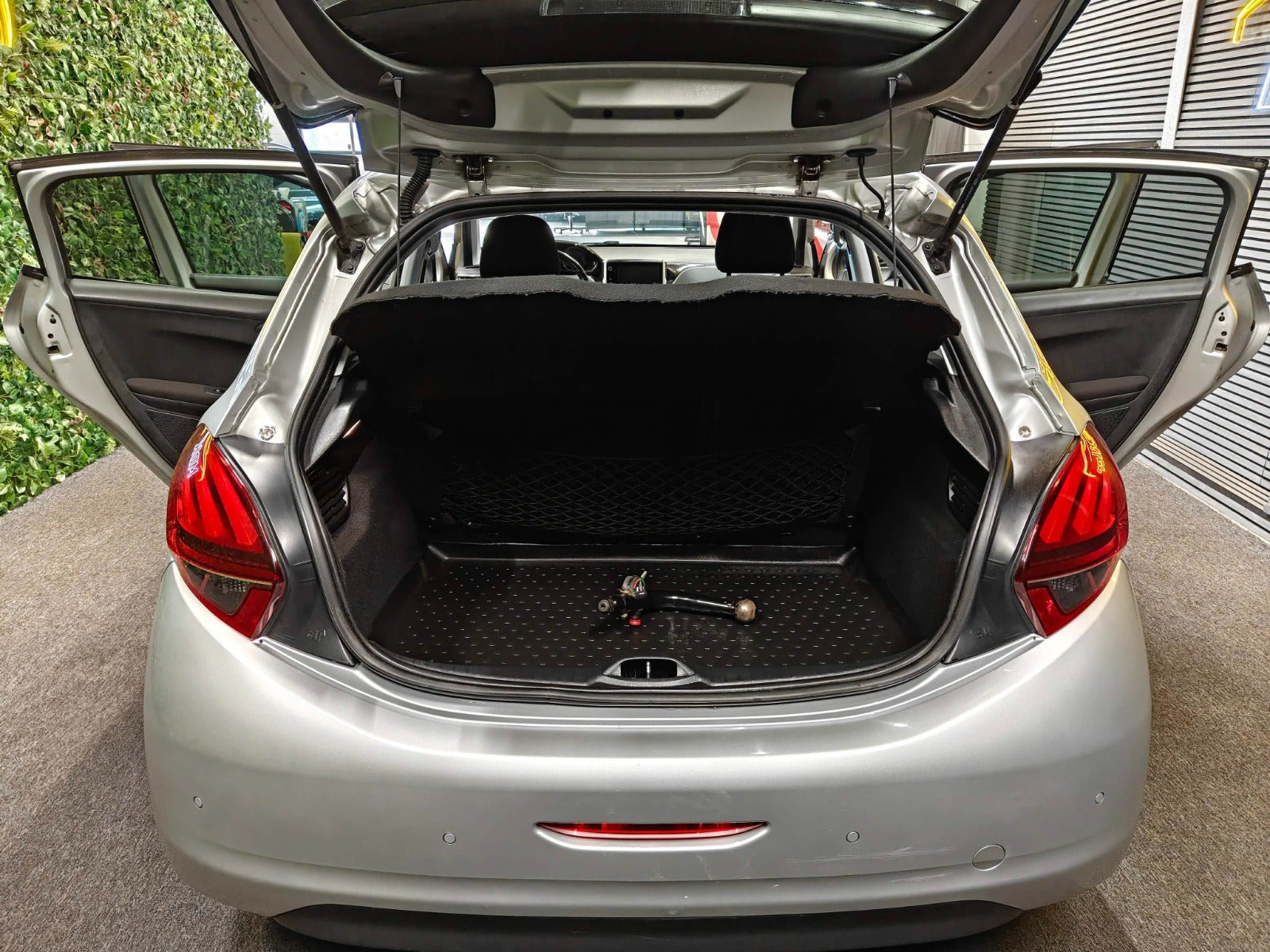 undefined Peugeot 208 fra 2016