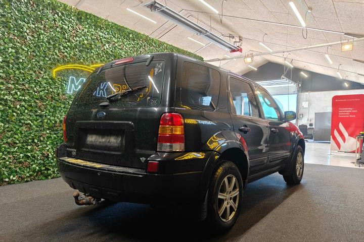 undefined Ford Maverick fra 2006 set udefra