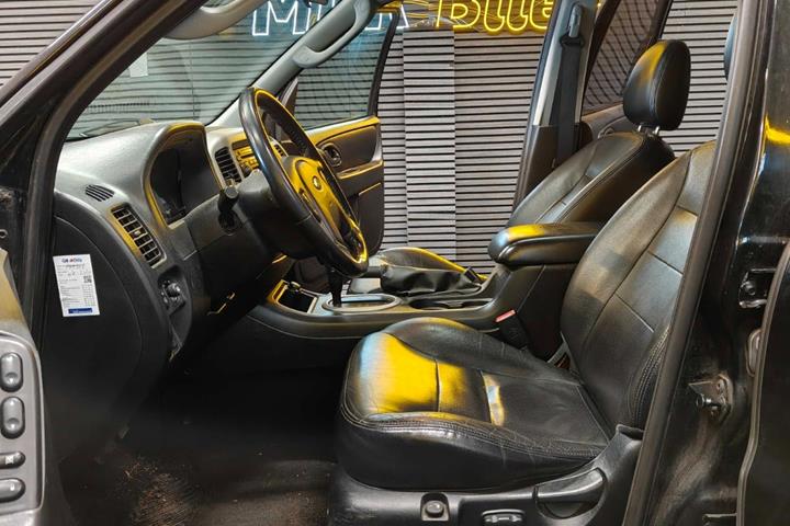 undefined Ford Maverick fra 2006 set indefra
