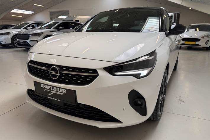 Hvid Opel Corsa fra 2022