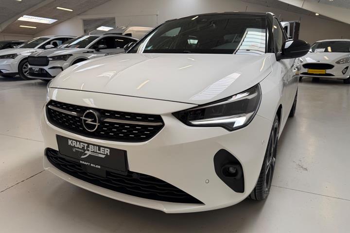 Hvid Opel Corsa fra 2022