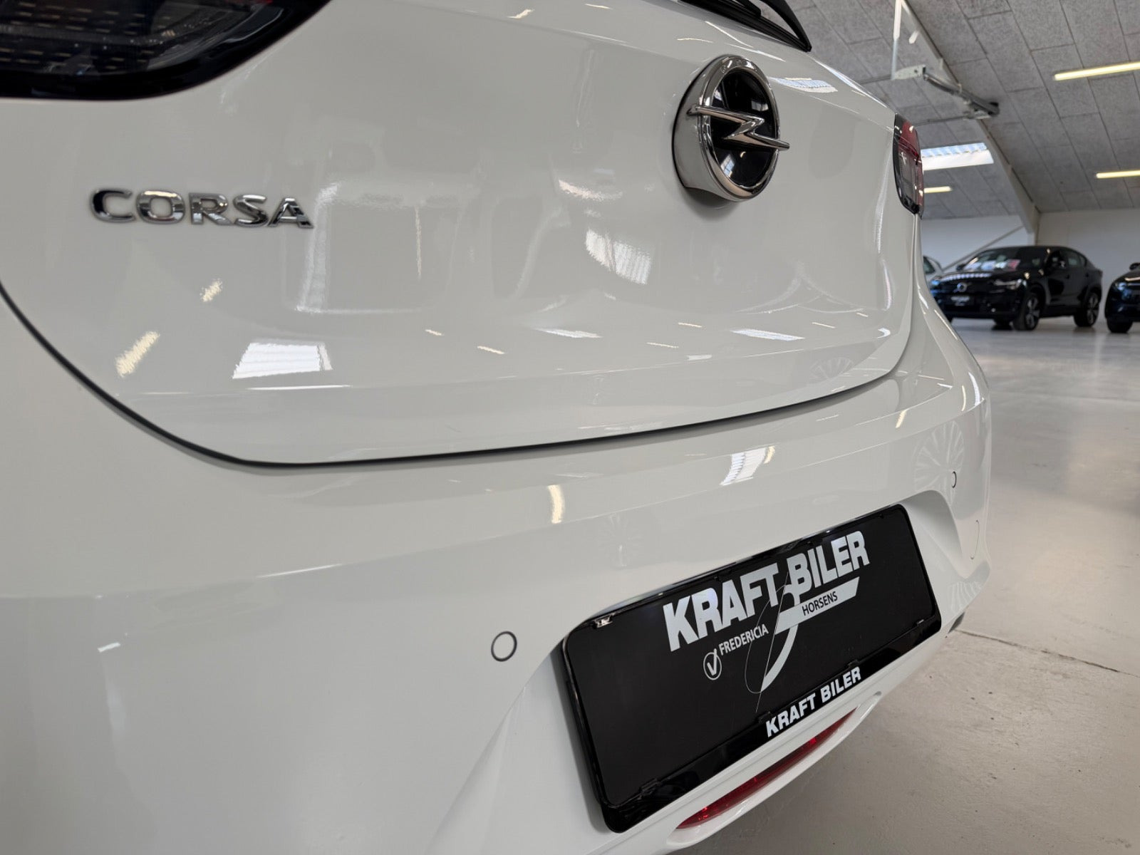 Hvid Opel Corsa fra 2022