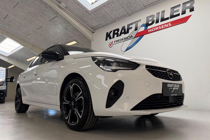 Hvid Opel Corsa fra 2022