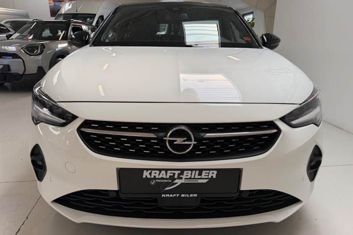 Hvid Opel Corsa fra 2022
