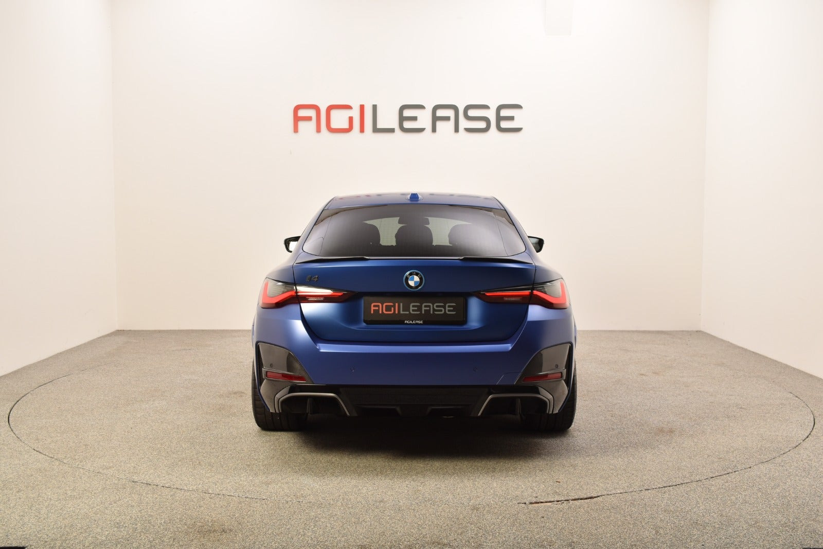 Blå BMW i4 fra 2023