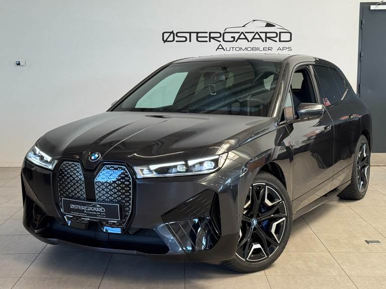 BMW iX xDrive40 Fully Charged