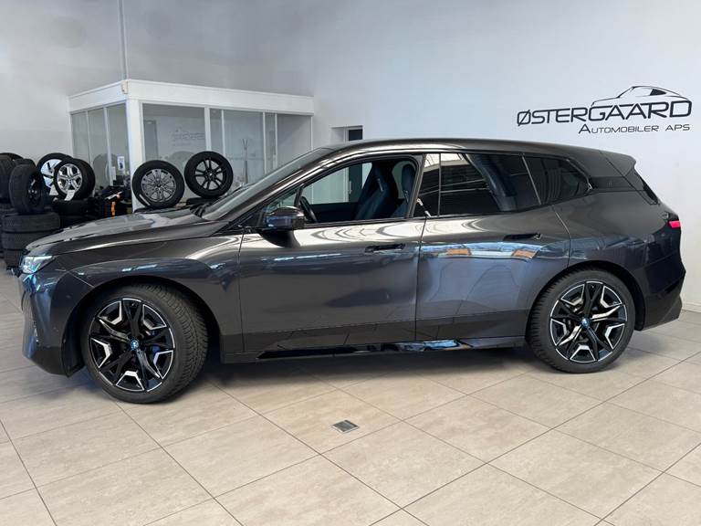 BMW iX xDrive40 Fully Charged
