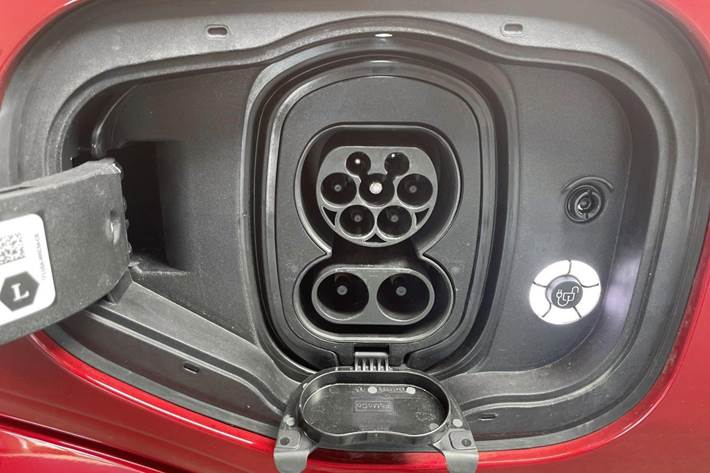 Rød Ford Mustang Mach-E fra 2023