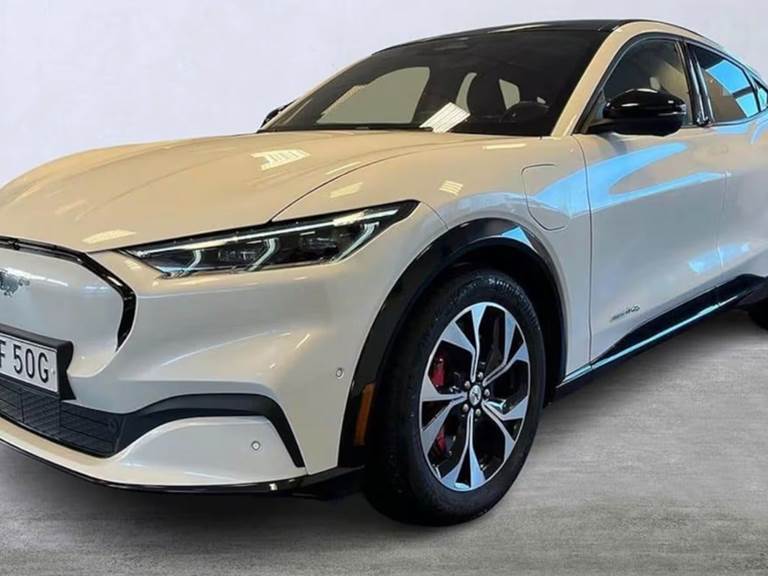 Ford Mustang Mach-E 68 Standard Range AWD