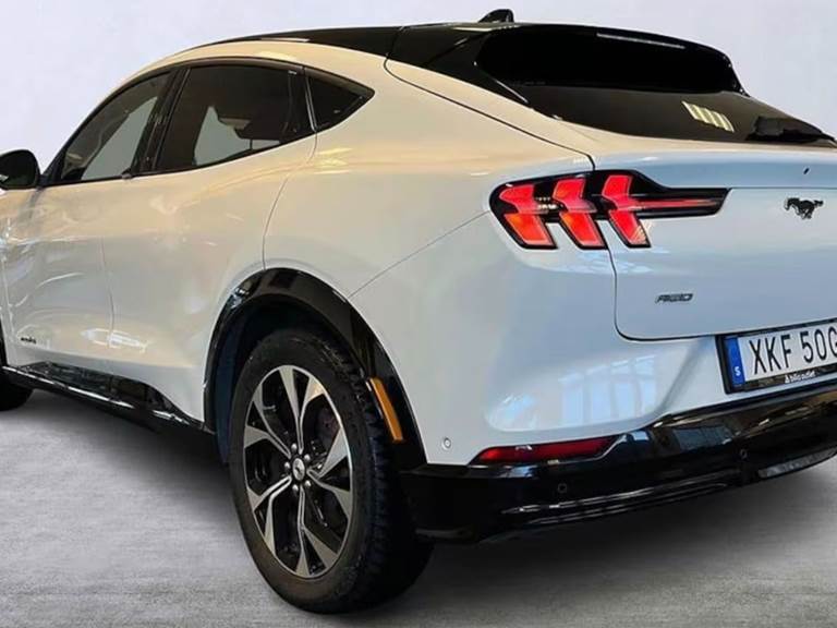 Ford Mustang Mach-E 68 Standard Range AWD