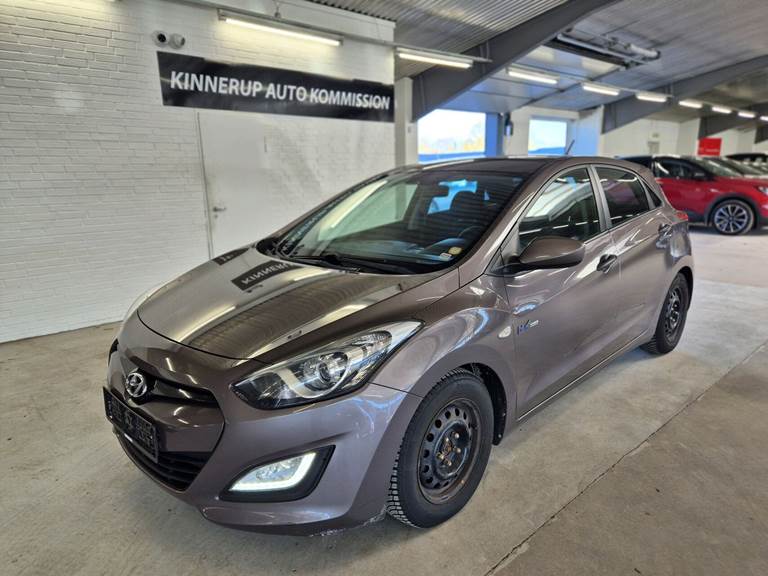 Hyundai i30 1,6 CRDi Comfort ISG 110HK 5d 6g