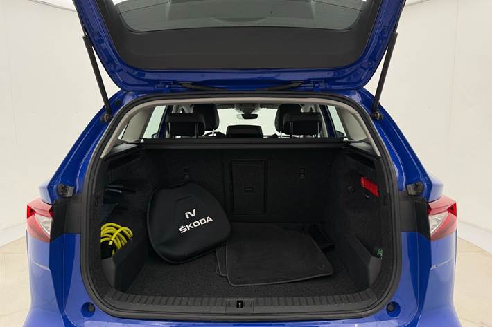 Blå Skoda Enyaq fra 2021