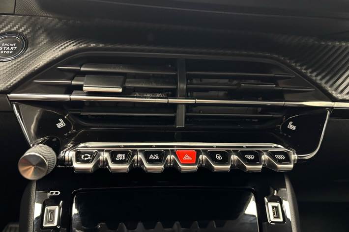 Sort Peugeot 208 fra 2020