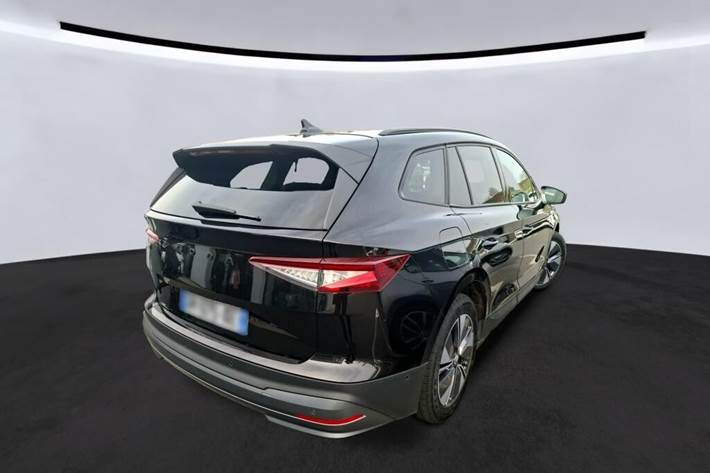 Sort Skoda Enyaq fra 2023