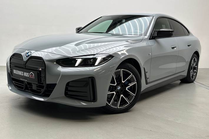 Grå BMW i4 fra 2024