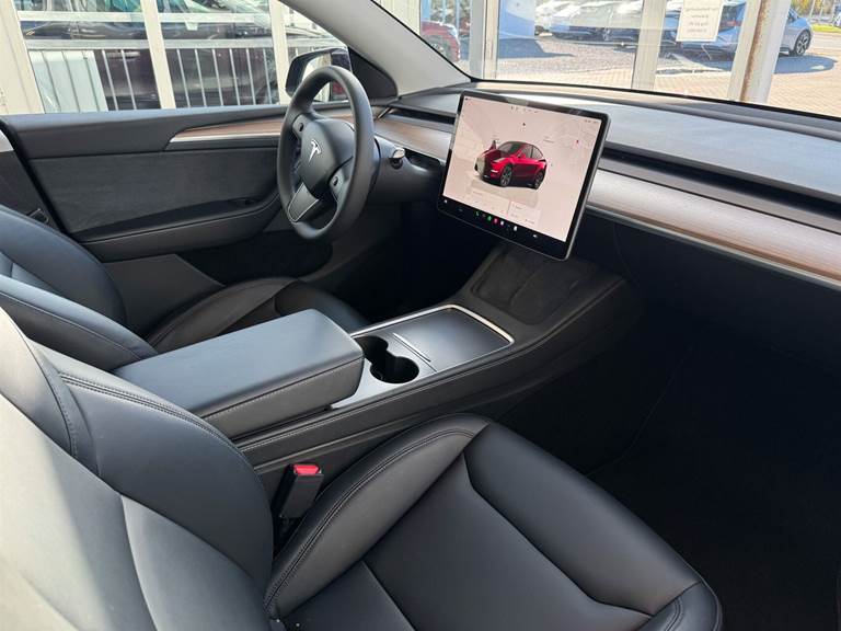 Tesla Model Y EL Long Range RWD 347HK 5d Aut.
