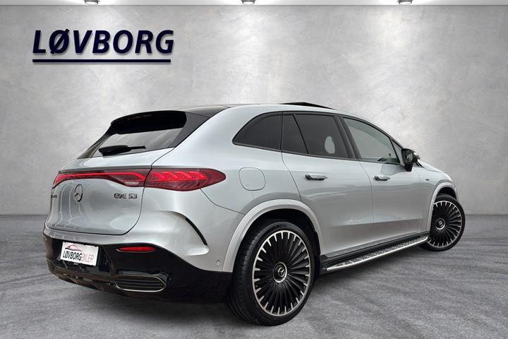 Sølv Mercedes EQE53 SUV fra 2024