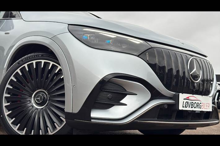 Sølv Mercedes EQE53 SUV fra 2024
