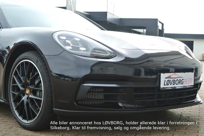 Sort Porsche Panamera 4S fra 2017