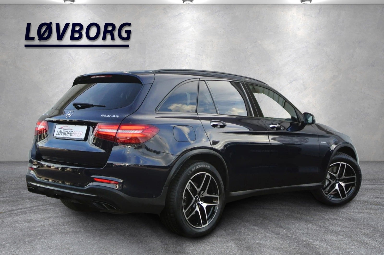 Blå Mercedes GLC43 fra 2018