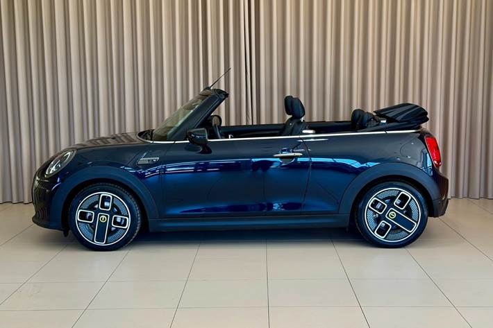 Sort Mini Cooper SE fra 2023