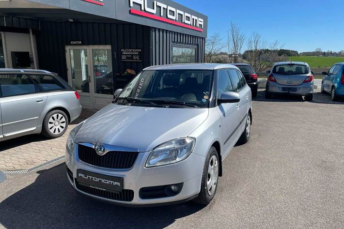 Sølv Skoda Fabia fra 2008
