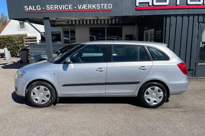 Sølv Skoda Fabia fra 2008