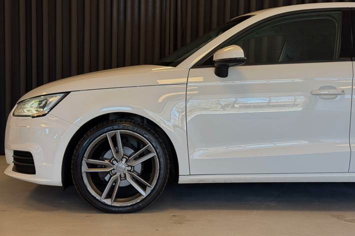 Hvid Audi A1 fra 2016