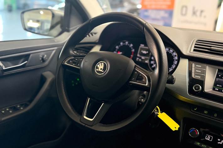 Beige Skoda Fabia fra 2016