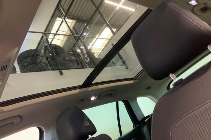 Blå Skoda Superb fra 2020