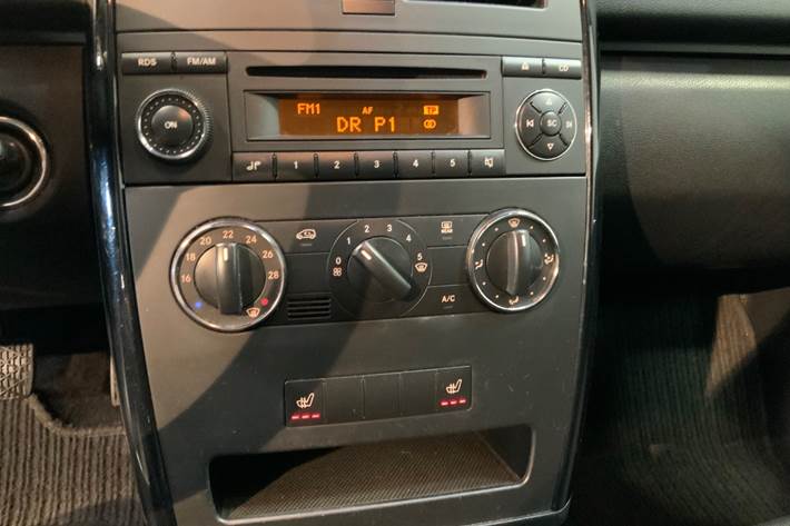 Sort Mercedes A160 fra 2009 set indefra