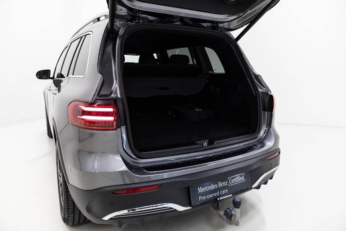 Grå Mercedes EQB250+ fra 2026