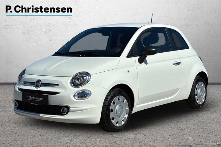 Hvid Fiat 500 fra 2024 set udefra
