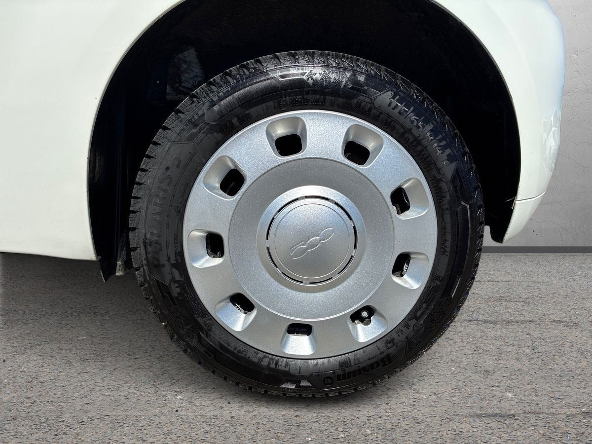Hvid Fiat 500 fra 2024