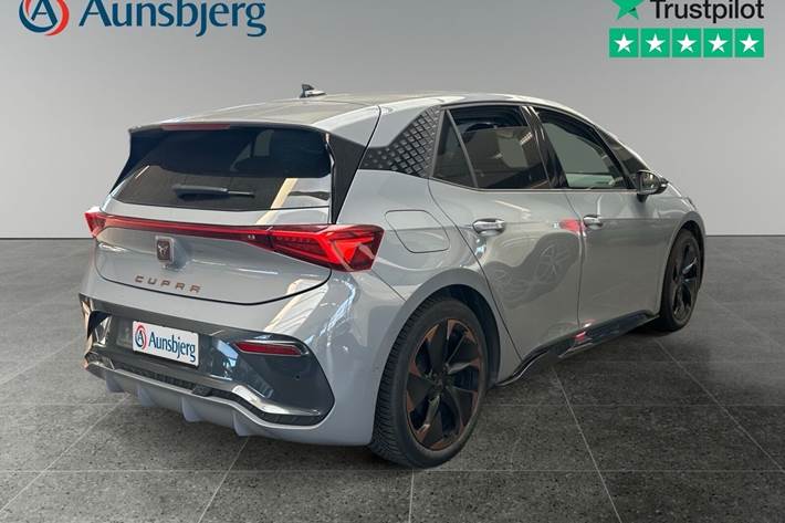 Grå Cupra Born fra 2023