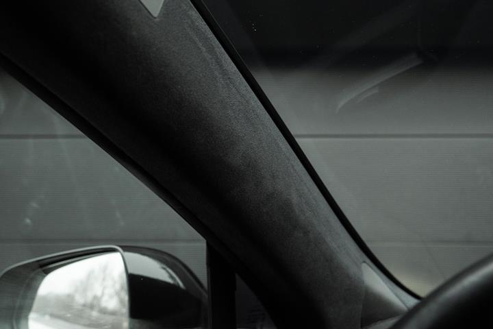 Sort Tesla Model S fra 2018