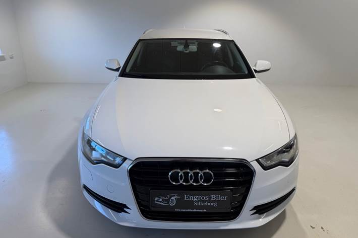 Hvid Audi A6 fra 2012