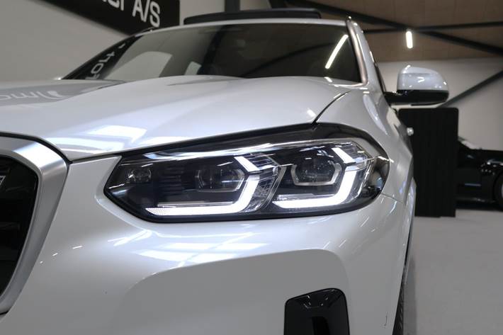Hvid BMW iX3 fra 2023