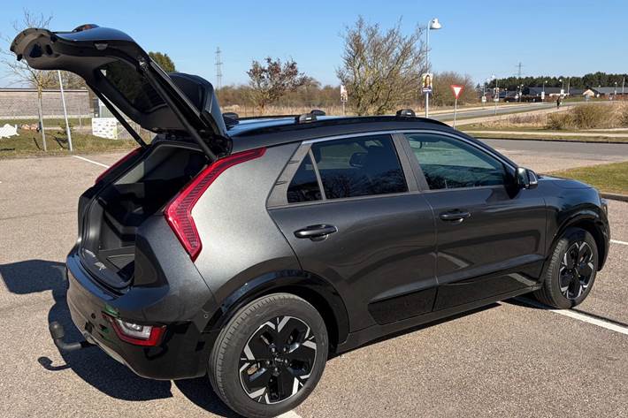 Grå Kia Niro fra 2024