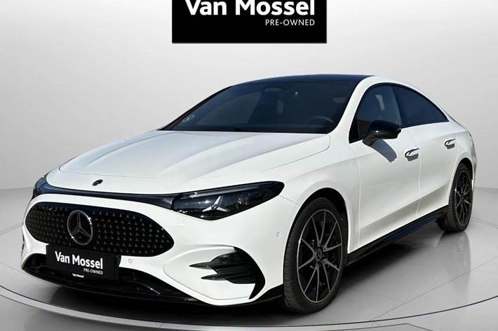 Hvid Mercedes CLA250+ fra 2025 set udefra