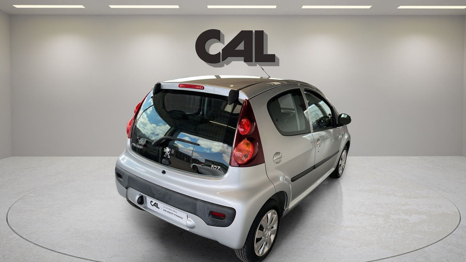 Sølv Peugeot 107 fra 2012