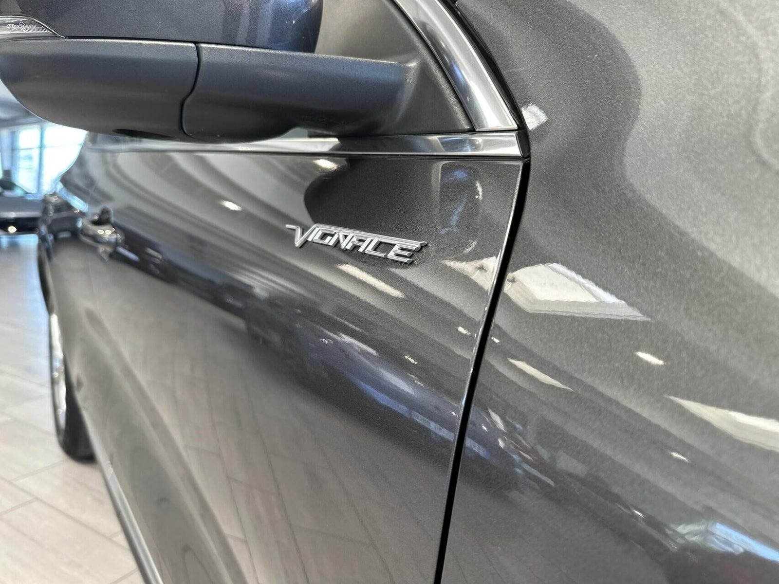 Grå Ford Kuga fra 2020
