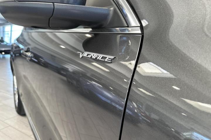 Grå Ford Kuga fra 2020