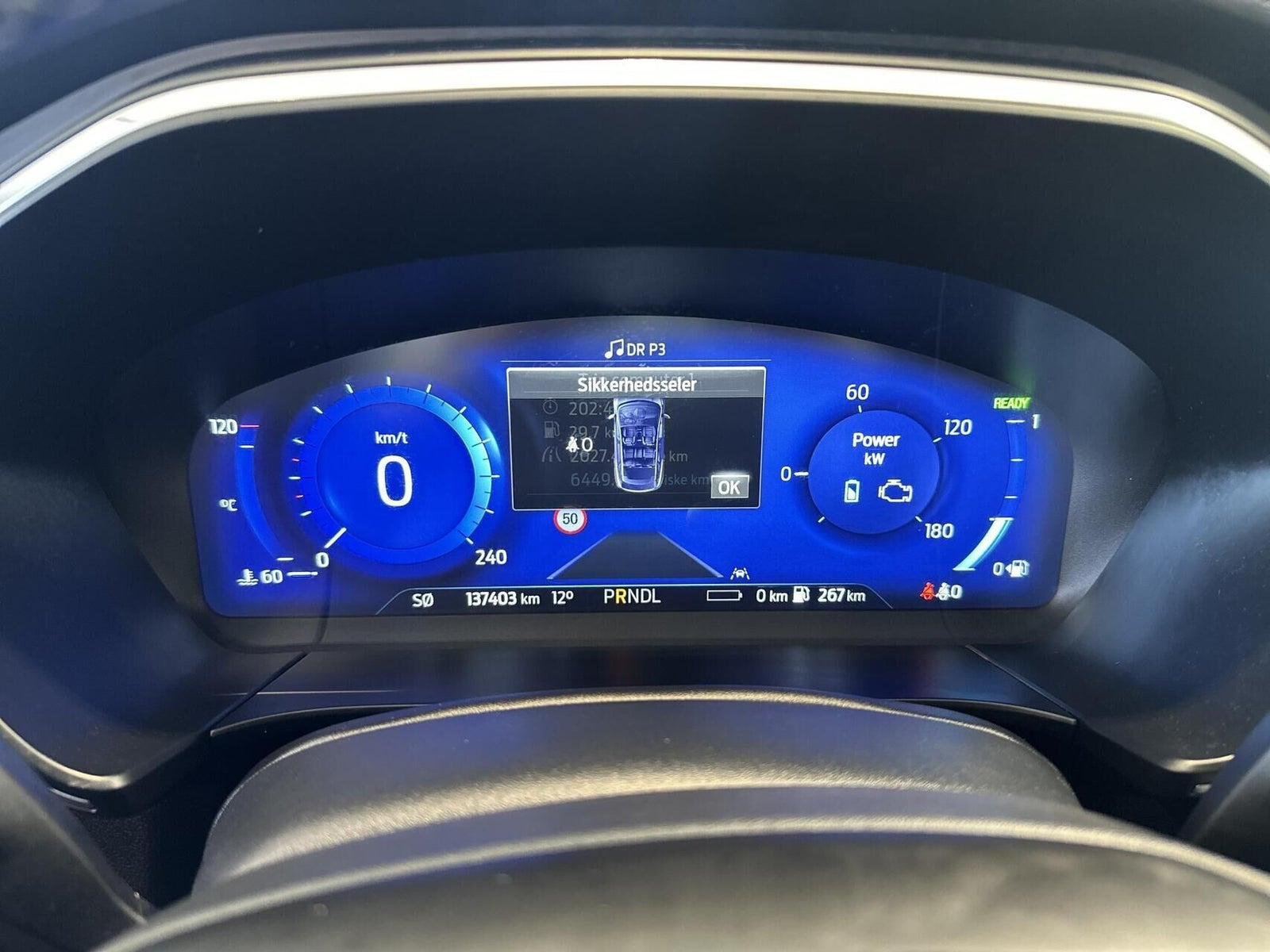 Grå Ford Kuga fra 2020