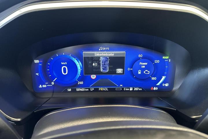 Grå Ford Kuga fra 2020