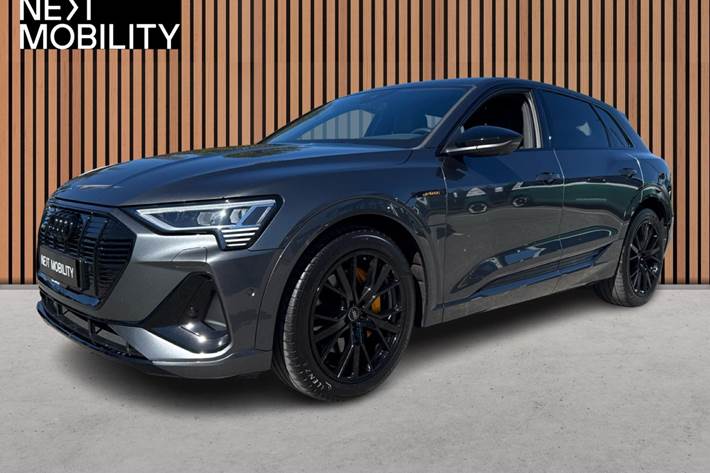 Grå Audi e-tron fra 2023 set udefra