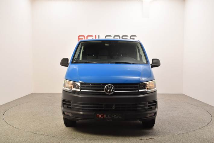 Blå VW Transporter fra 2019