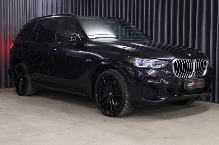 Sort BMW X5 fra 2023