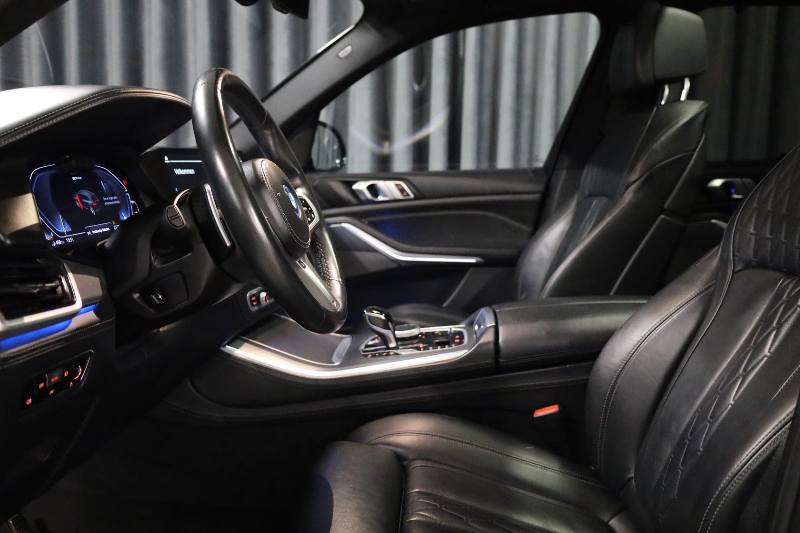 Sort BMW X5 fra 2023